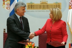 13 February 2012 National Assembly Speaker Prof. Dr Slavica Djukic Dejanovic and Hellenic Parliament Speaker Filippos Petsalnikos sign Memorandum of Understanding